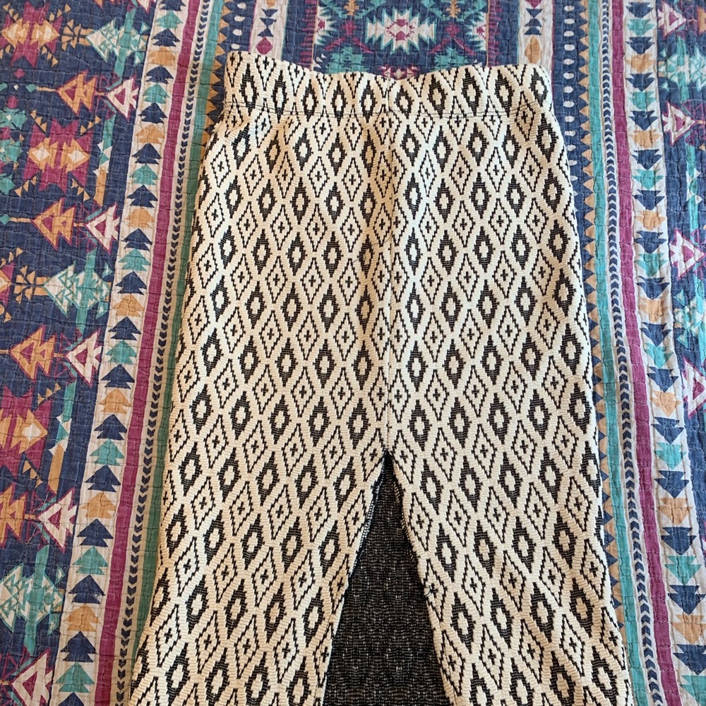 Tribal print fitted midi skirt - Picture 4 of 5